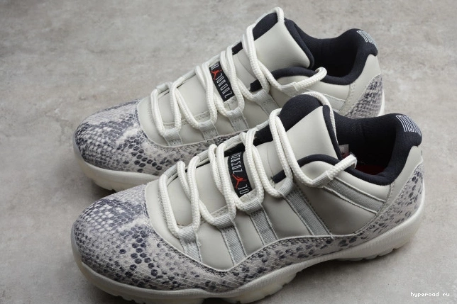 Snake Bone 11 Jordan Low SE Air CD6846-002 Light 1205